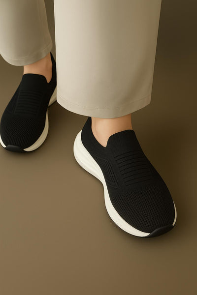 8517_Skecher-Black