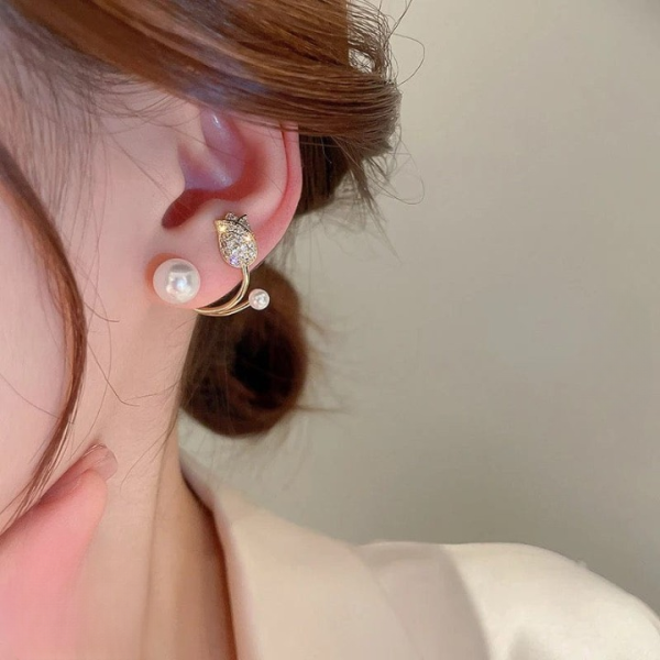 Beautiful Pearl Zircon Korean Flower Earrings For Women – Elegant Floral Design With Sparkling Zircon And Pearl Detailing | Premium Silver And Golden Fashion Jewelry For Parties, Weddings, And Daily Wear | Awt-999
